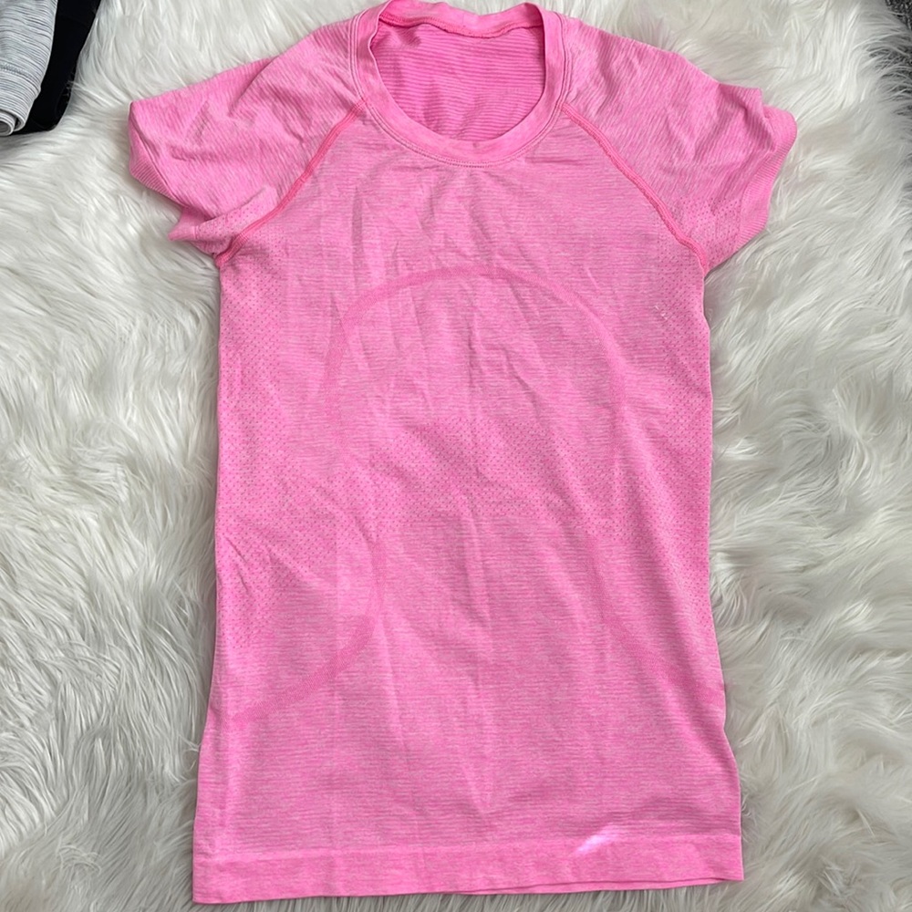 pink lululemon top